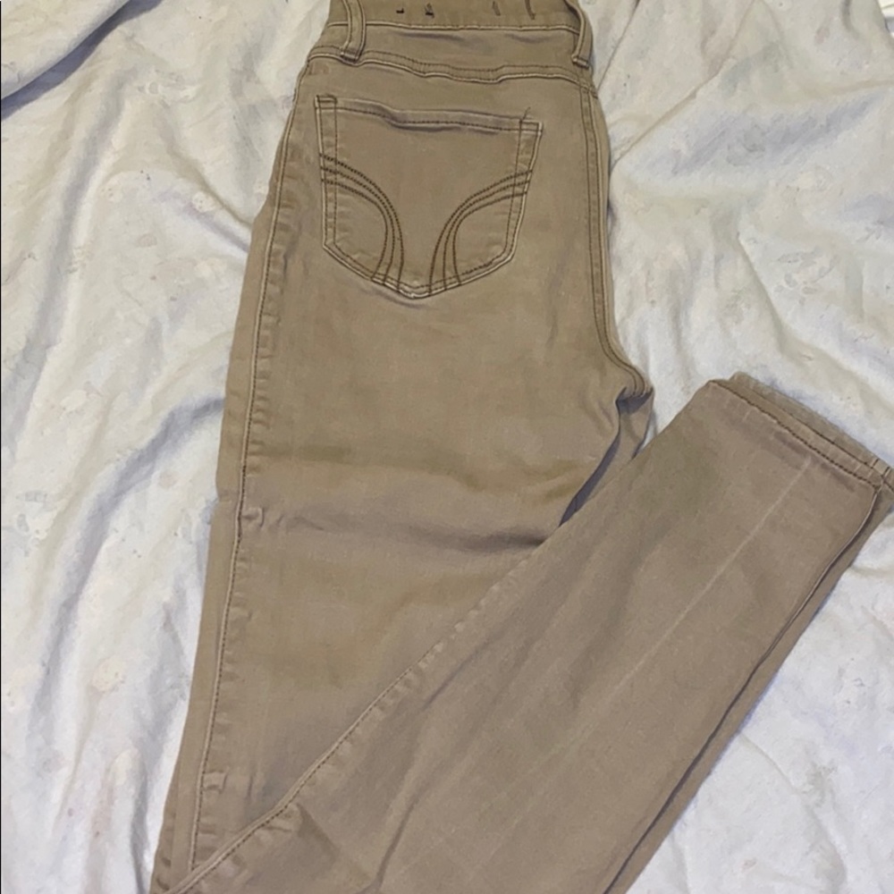 Beige/cream/tan  hollister skinny jeans